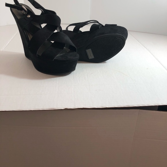 BY GUESS SIZE 8M HEEL 5.5 in’s BLACK STRAPS - Picture 1 of 5